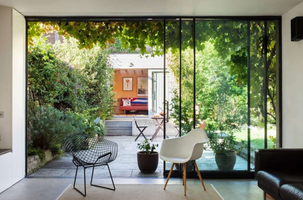 Ultra slim sliding doors for modern interiors