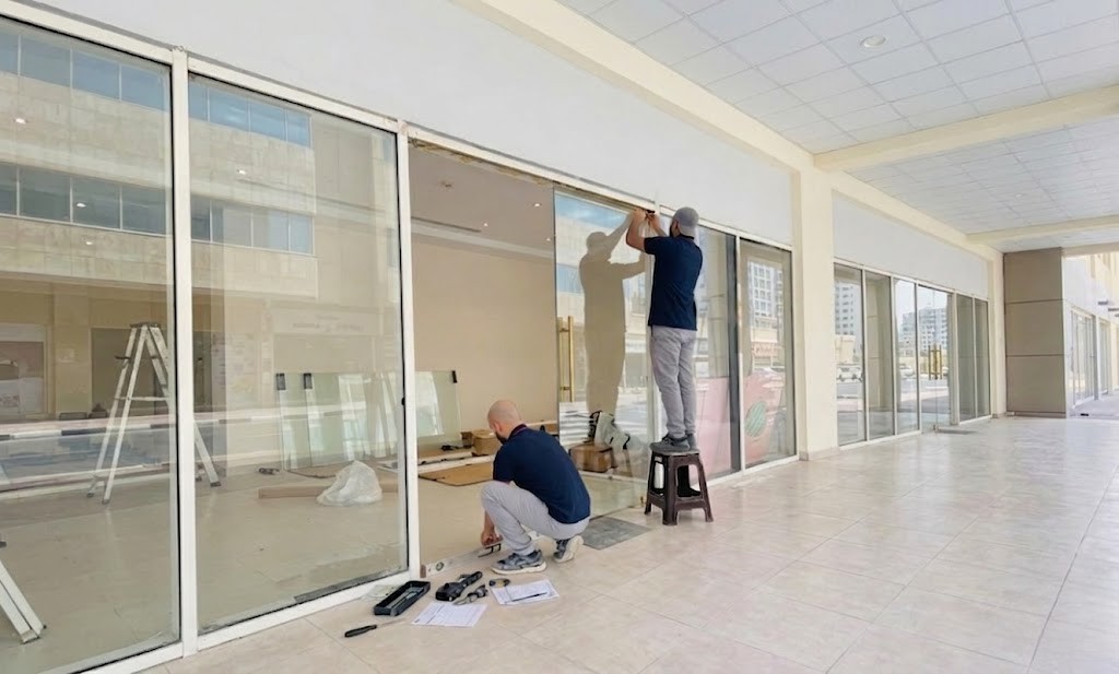 Emergency glass door repair Dubai